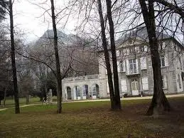 Bibliothéque maison Barnave