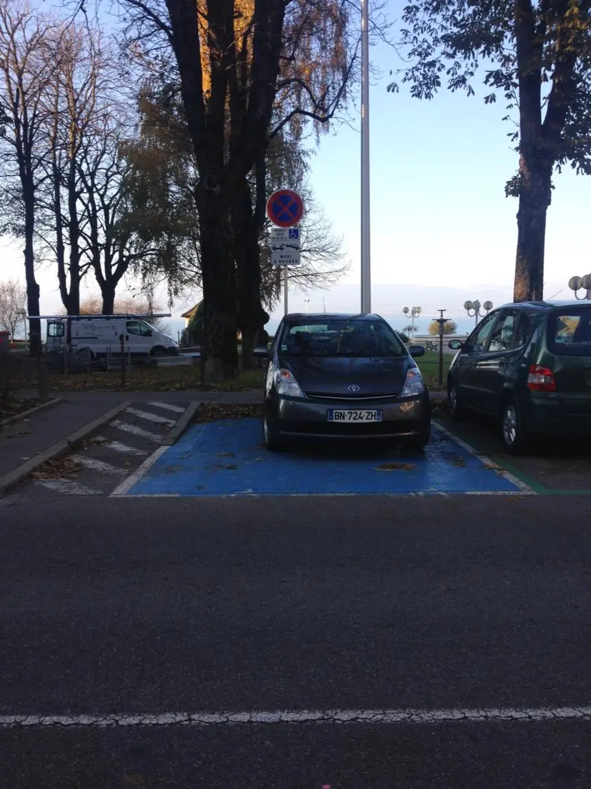 Photo Parking avenue d'Evian
