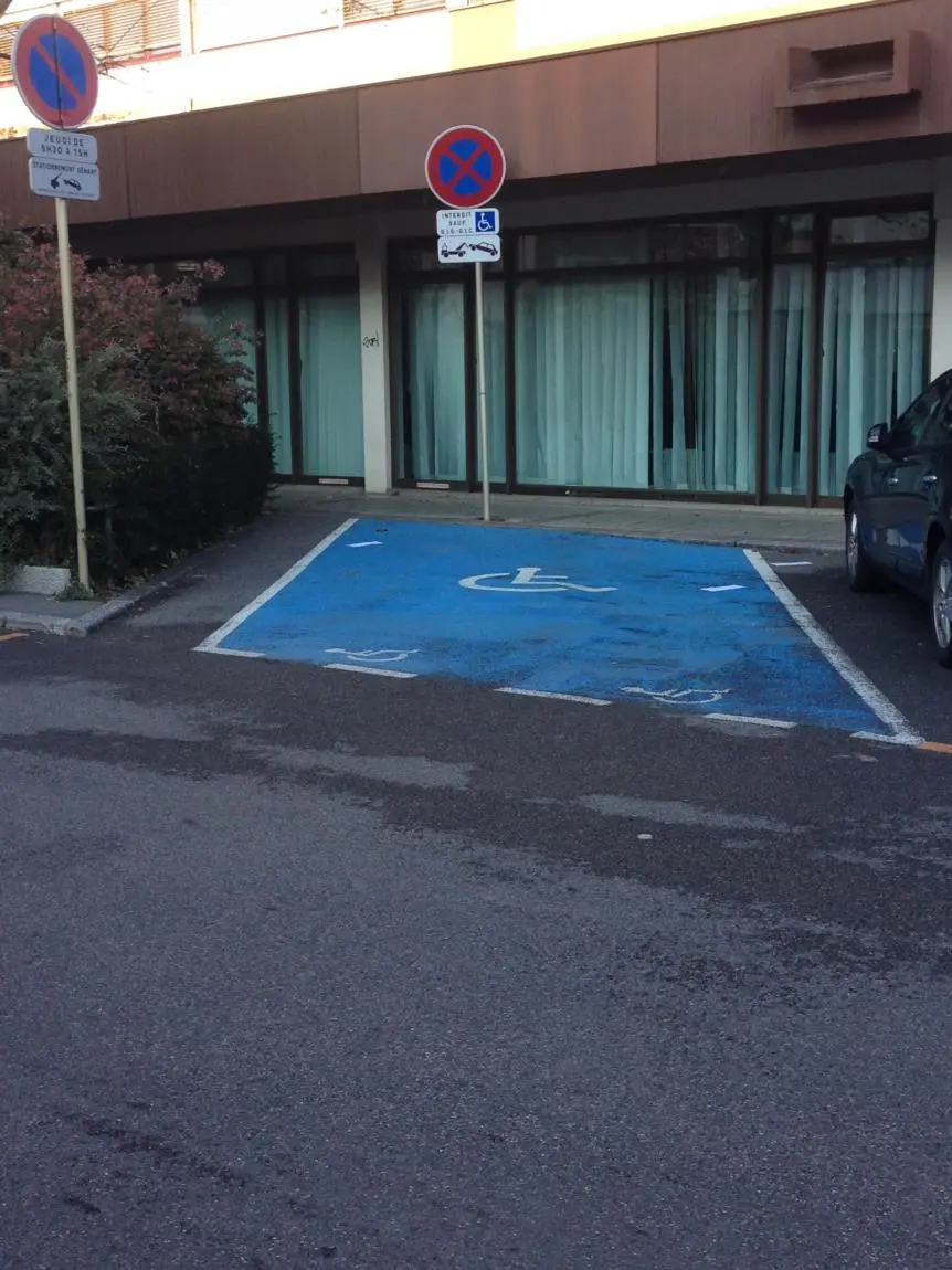 Photo parking avenue Saint François de Sales