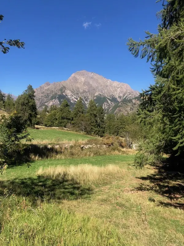 Randonnée en famille : la Croix de Combe Belle