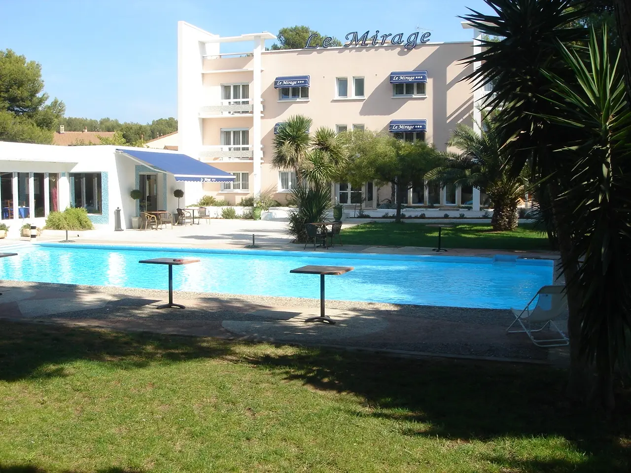 LE MIRAGE