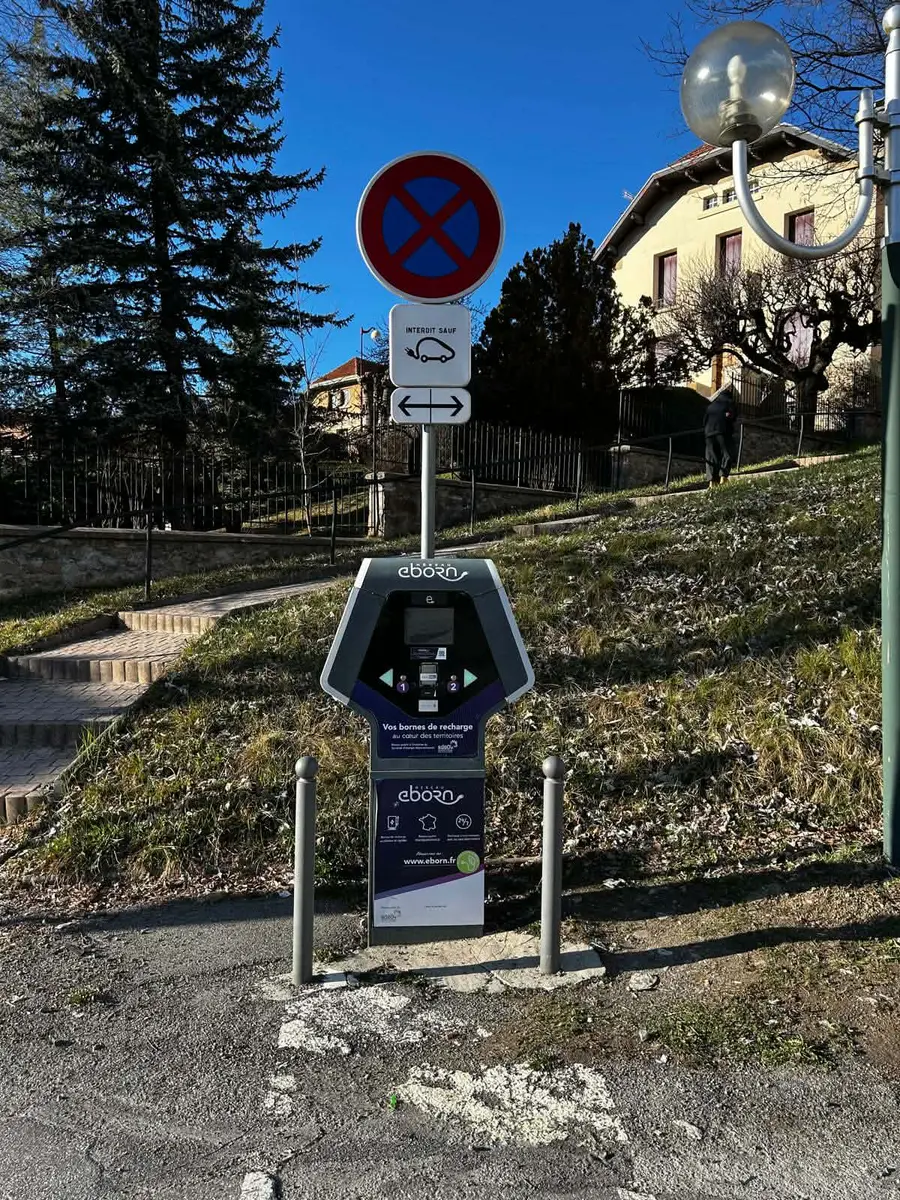 e-Borne recharge électrique Seyne Village_Seyne