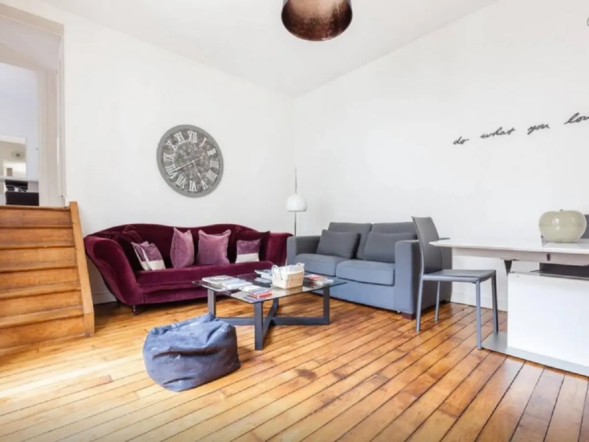 Salon meublé 48 m²