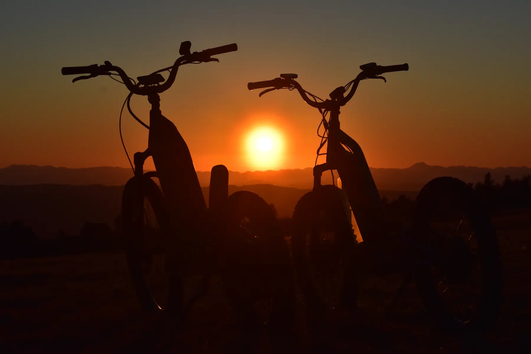Couché de soleil sur la chaîne des Puys
