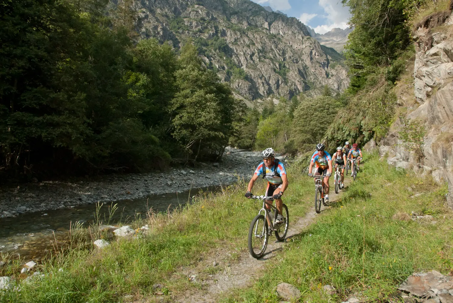VTT dans la vallée du Valgaudemar, Hautes-Alpes