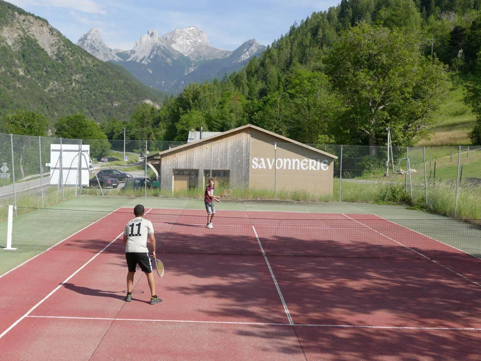 Courts de tennis du Lauzet-Ubaye