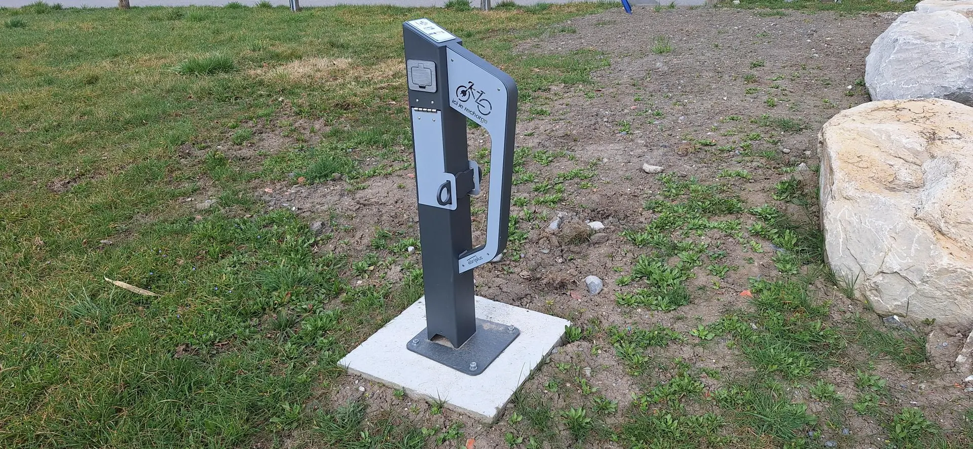 Stations de recharge vélo à assistance électrique