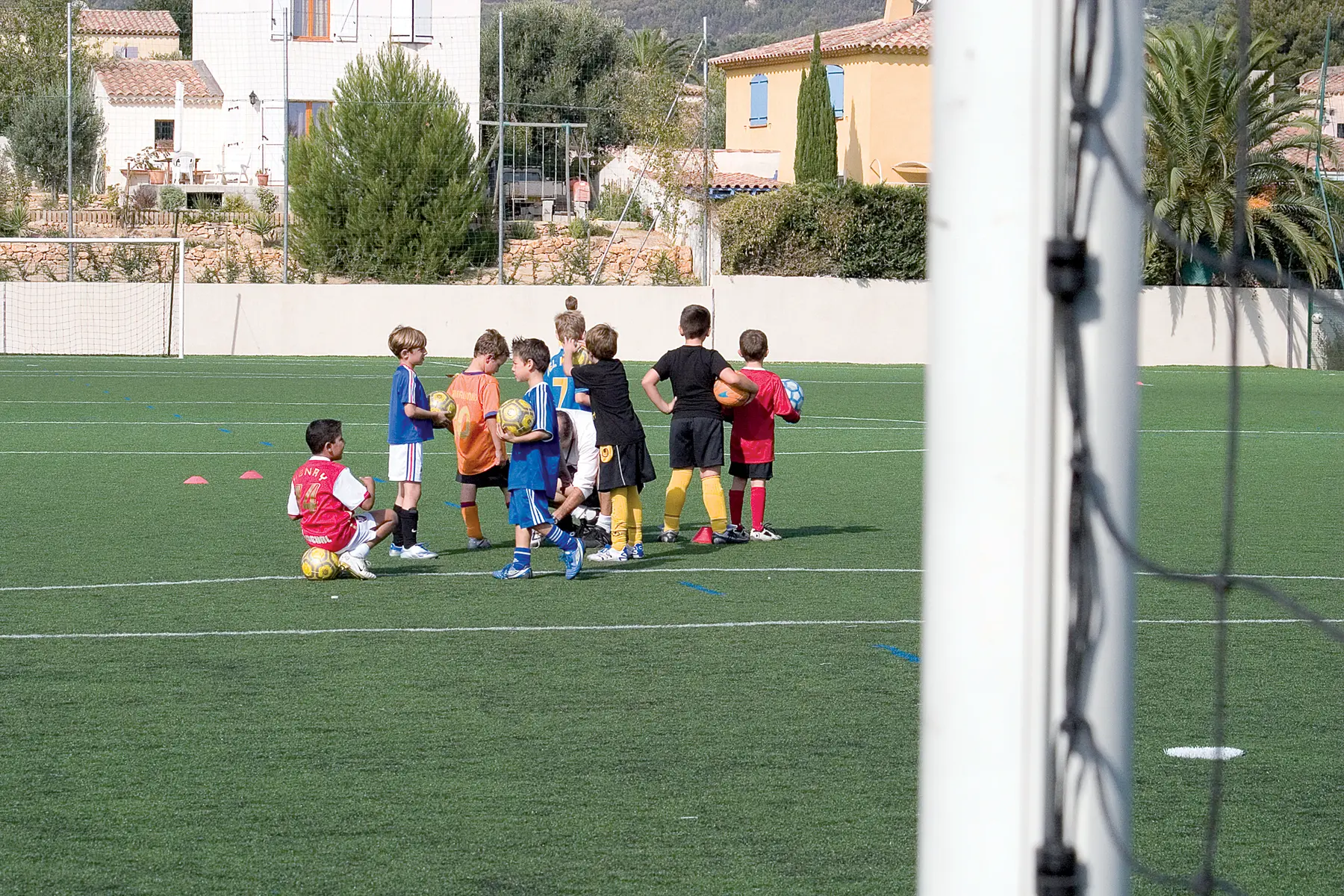 Terrain synthétique de la Guicharde