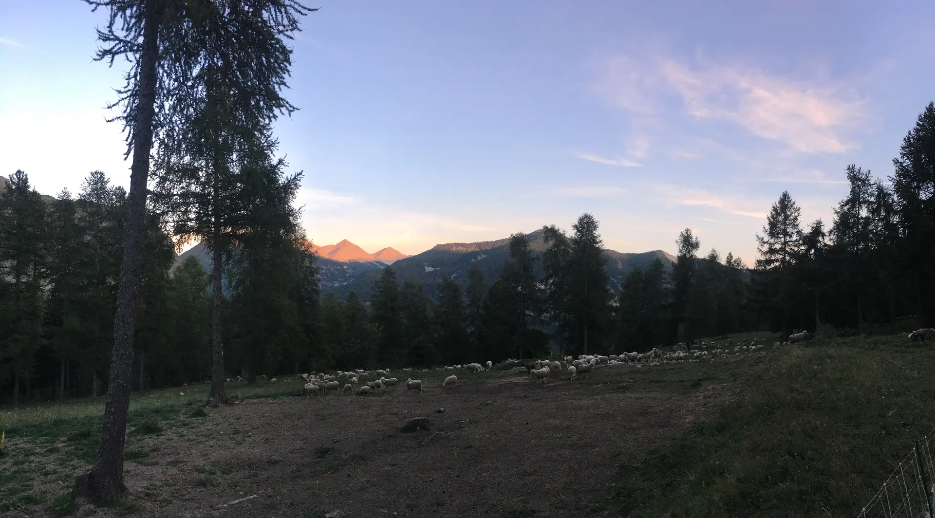 Tombée du jour depuis les cabanes du Puy