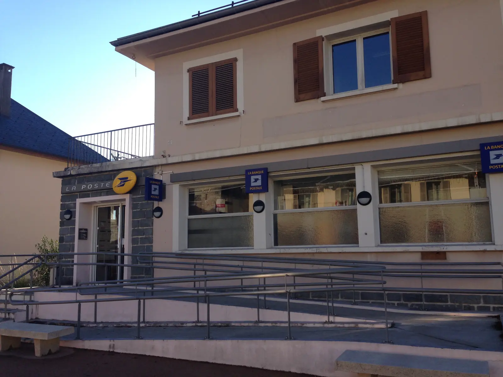 La Poste La Chambre Extérieur