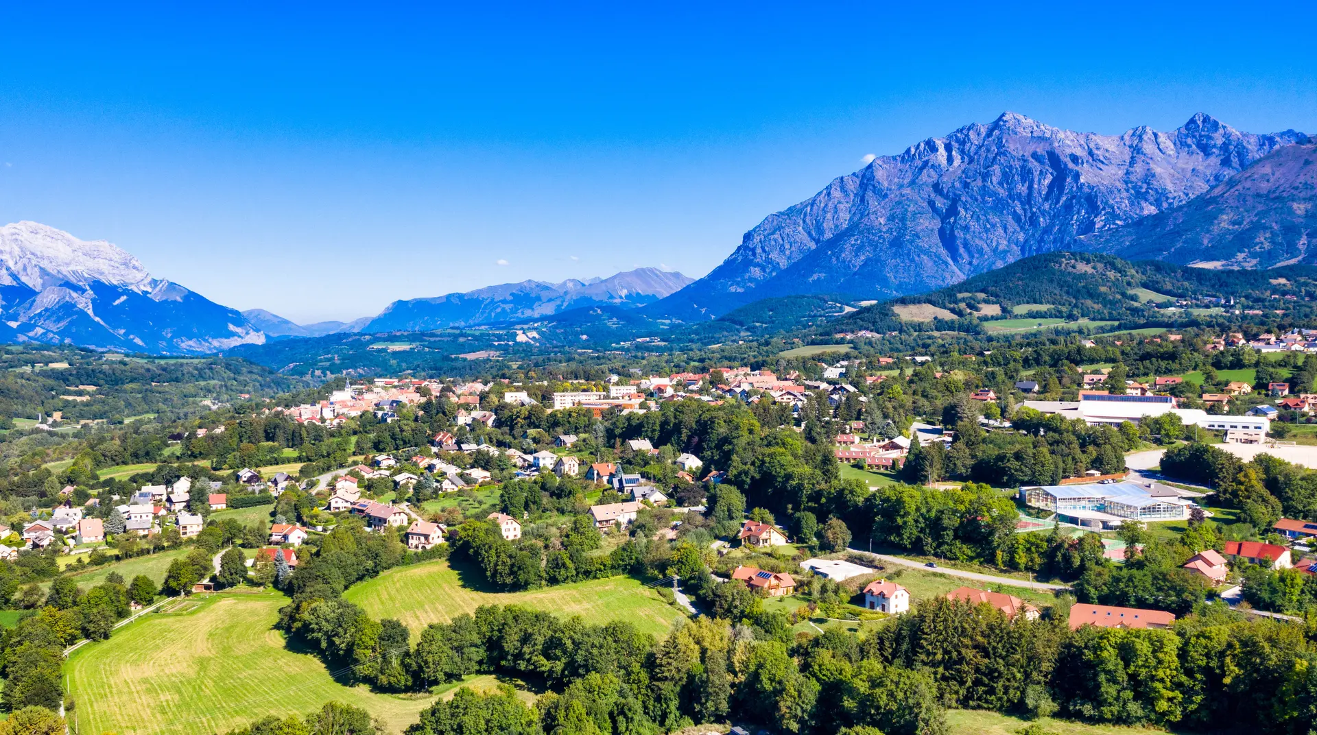 Vue aérienne Saint Bonnet en Champsaur