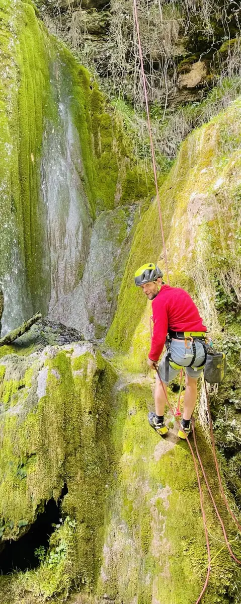 Descente en rappel dans les gorges de la Valserine