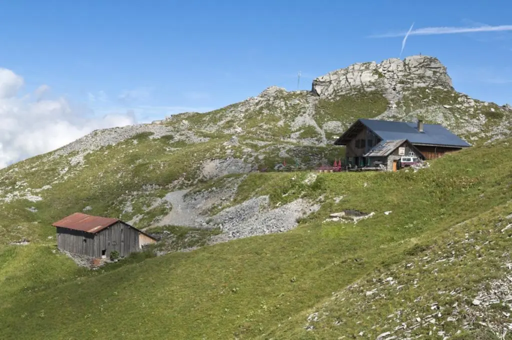 Vue sur le refuge de Grenairon