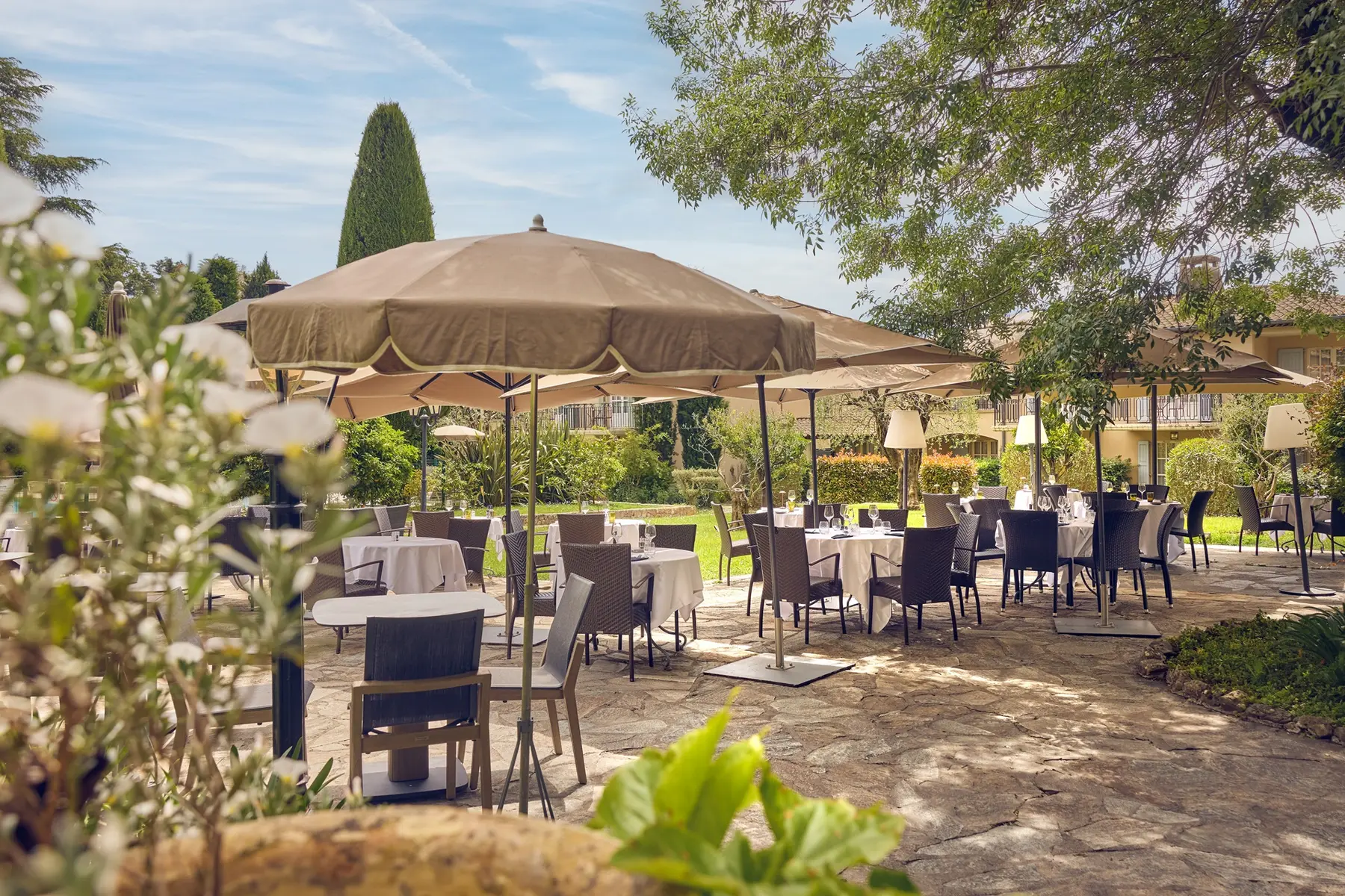 Terrasse du restaurant la Table de la Bastide