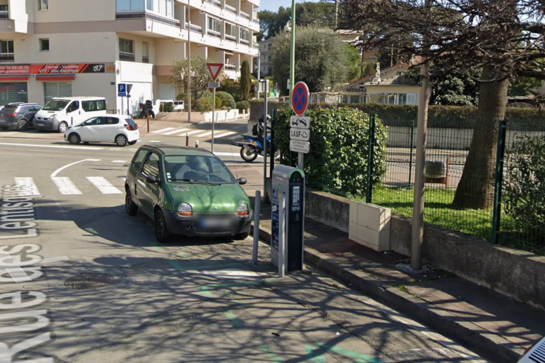 Borne de recharge véhicules électriques Parking Les Lentisques_Le Cannet