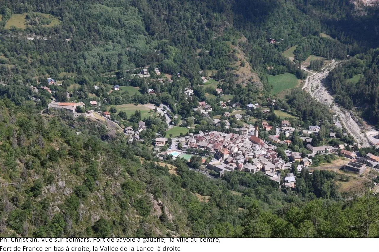 Vue de Colmars depuis la Gardette
