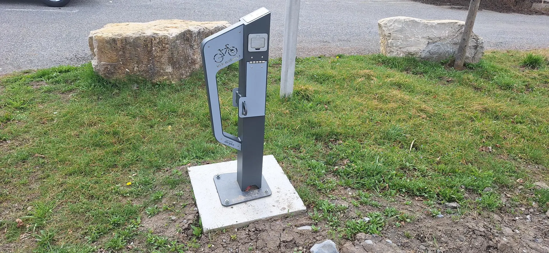 Station de recharge vélo à assistance électrique