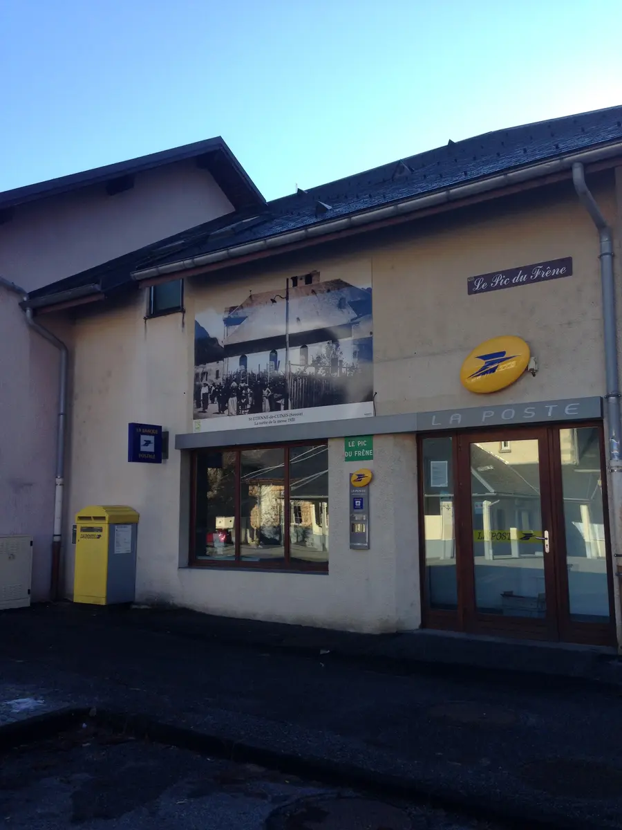 La Poste St Etienne de Cuines Ext