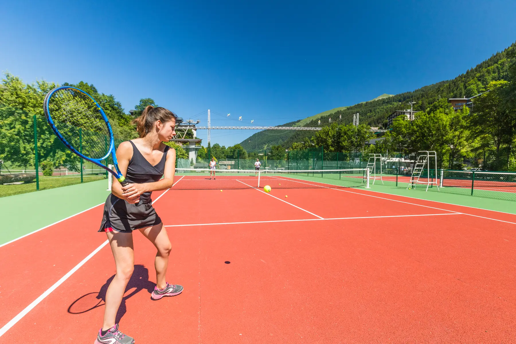 Tennis courses