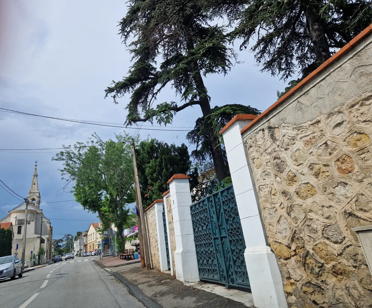 rue principale du quartier