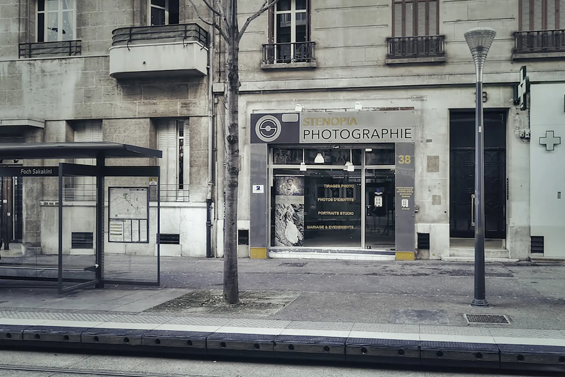vue de la devanture du commerce