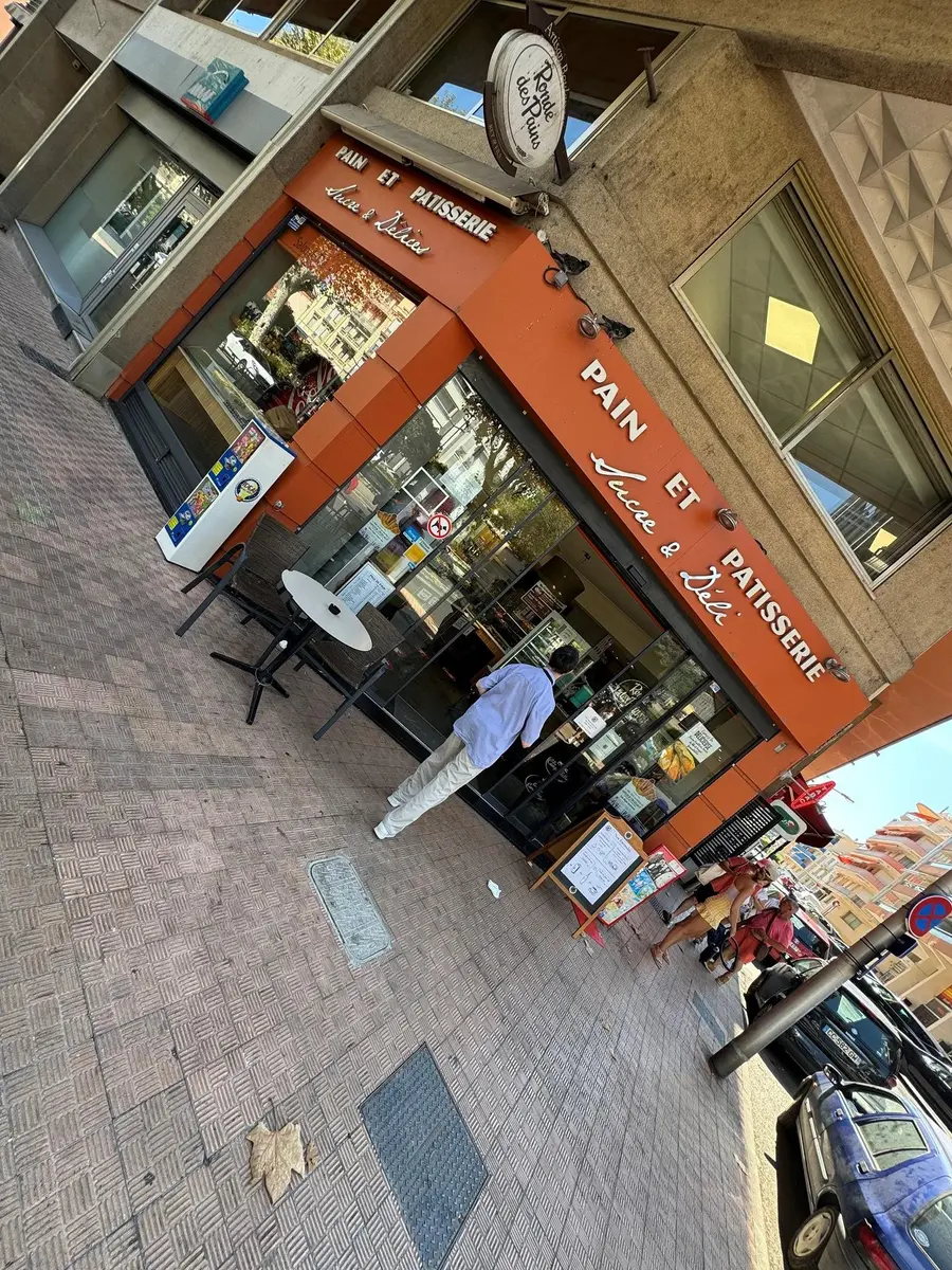 Entrée de la boulangerie