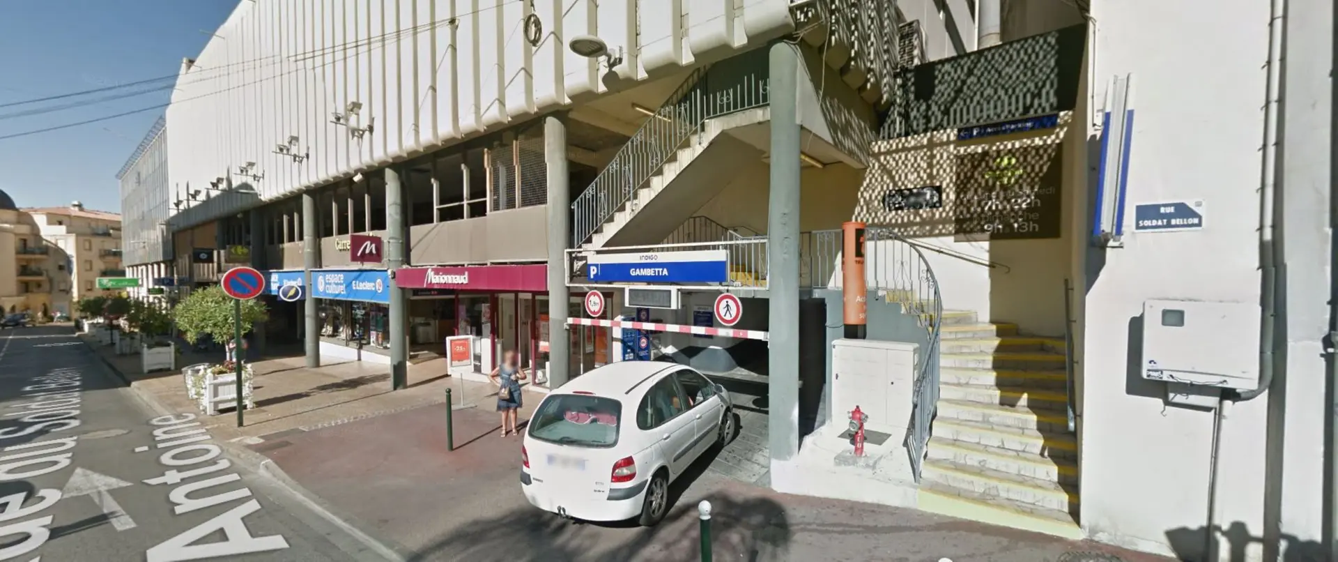 Borne de recharge véhicule électrique Hyères- Centre Ville - Parking Indigo Gambetta_Hyères