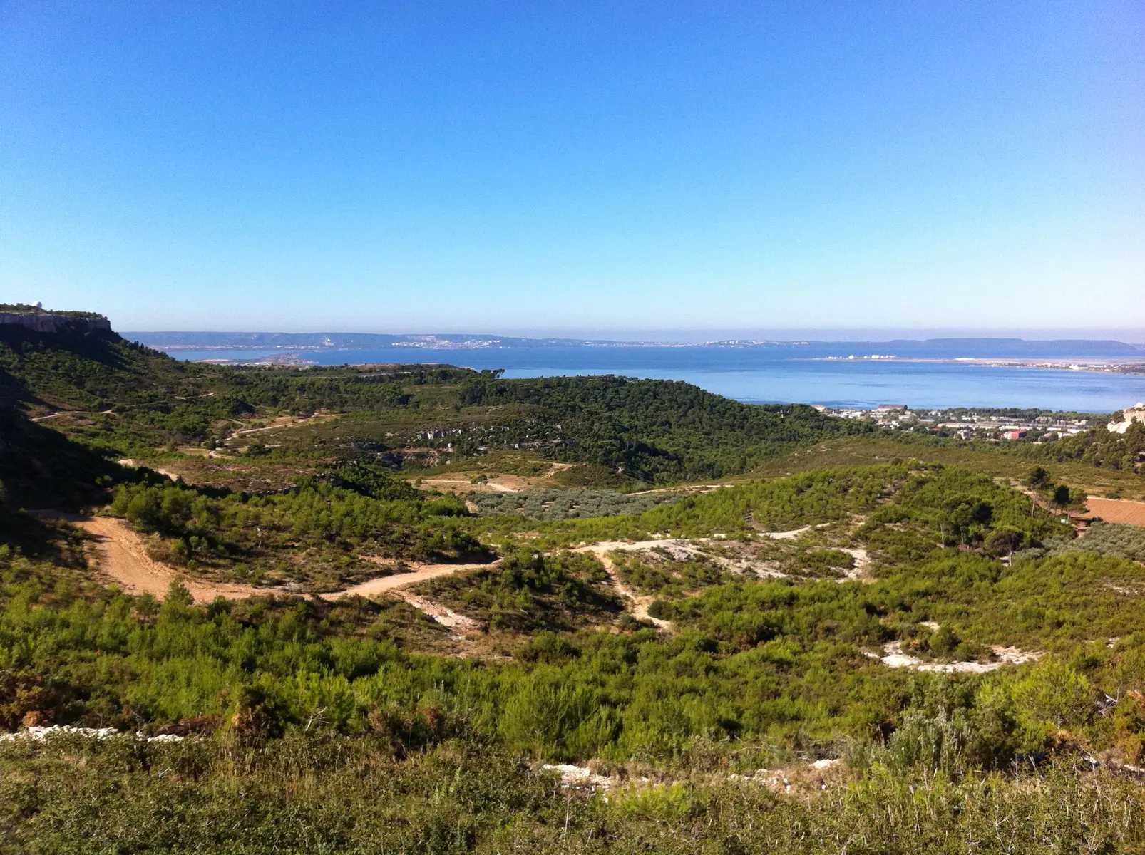 Sentiers sur le plateau