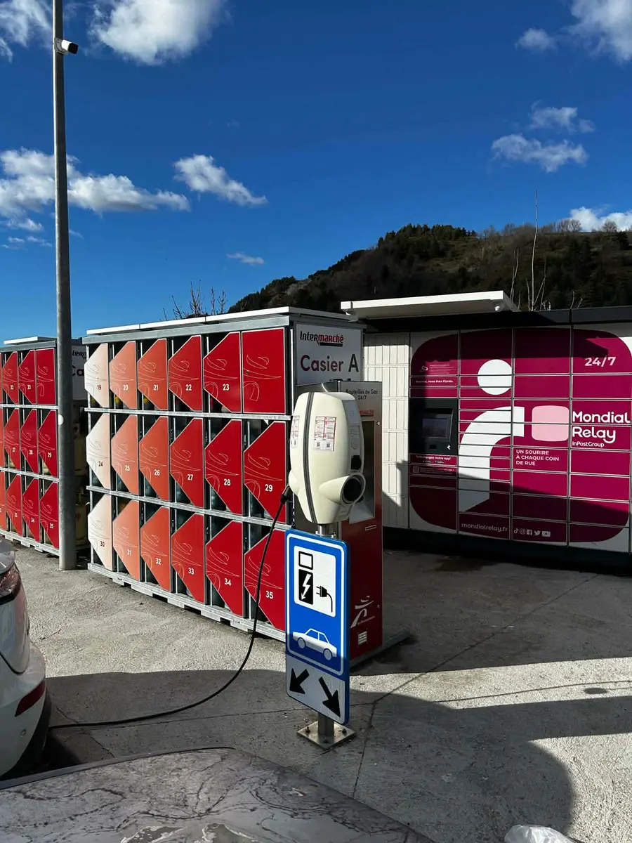 Borne de recharge électrique à Seyne Intermarché_Seyne