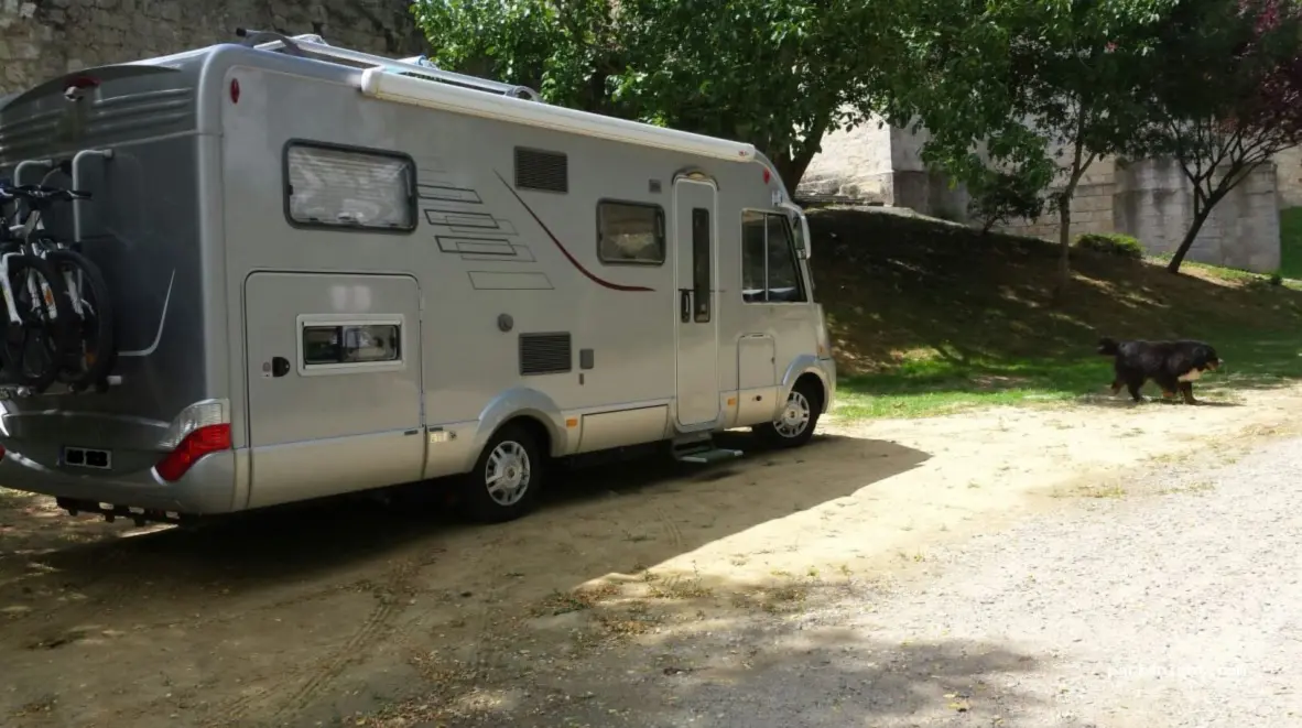 Aire de stationnement de camping-car Maubec