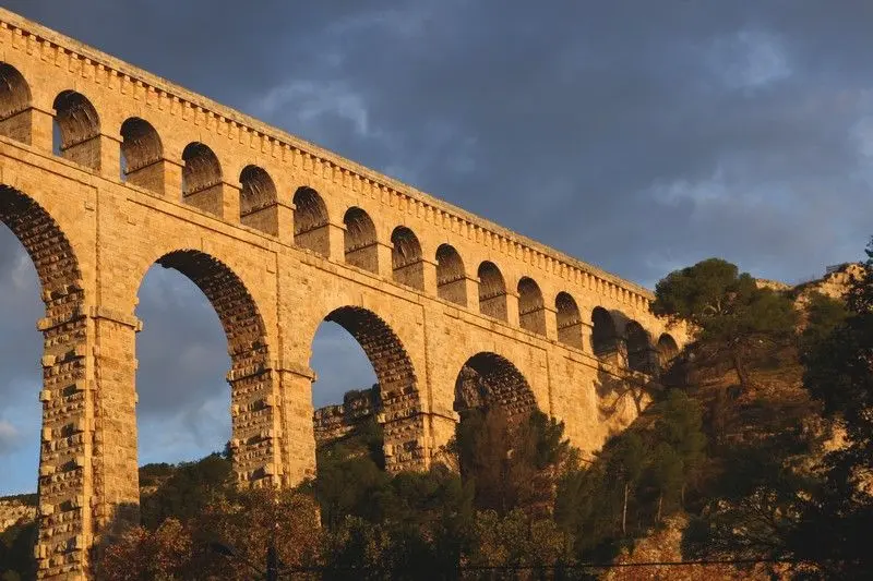 Vue sur l'aqueduc de Roquefavour depuis le parking au Sud Ouest