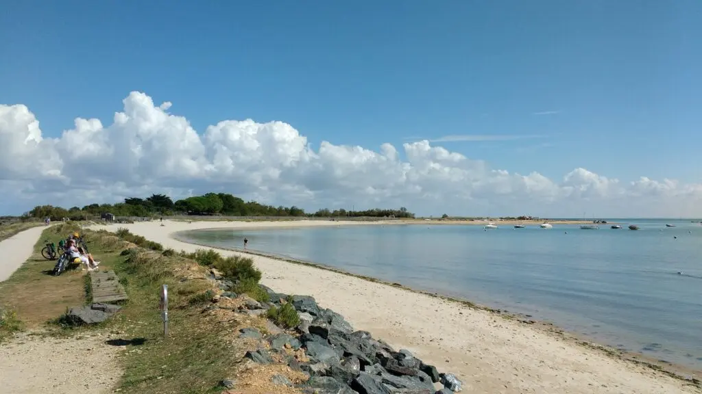 Parking vélo - Plage du Grouin_Loix