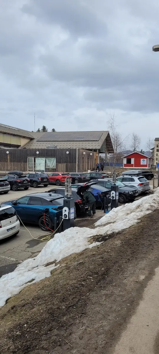 Borne de recharge pour véhicule électrique