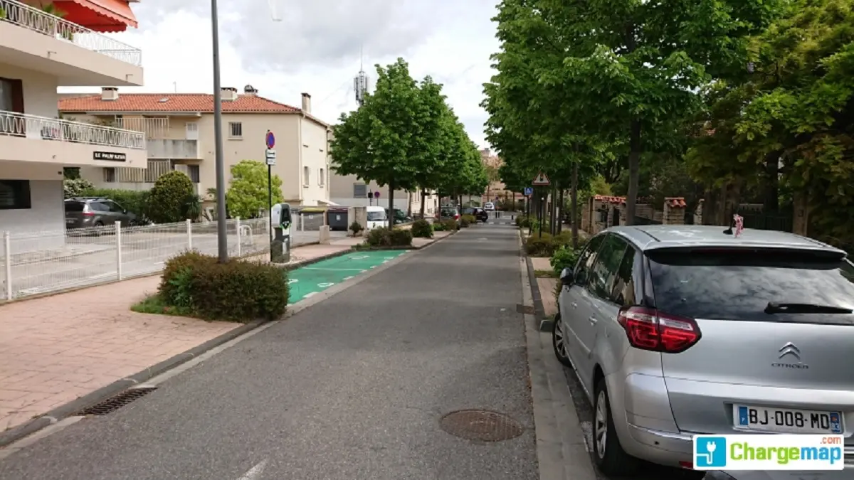 Borne de recharge électrique