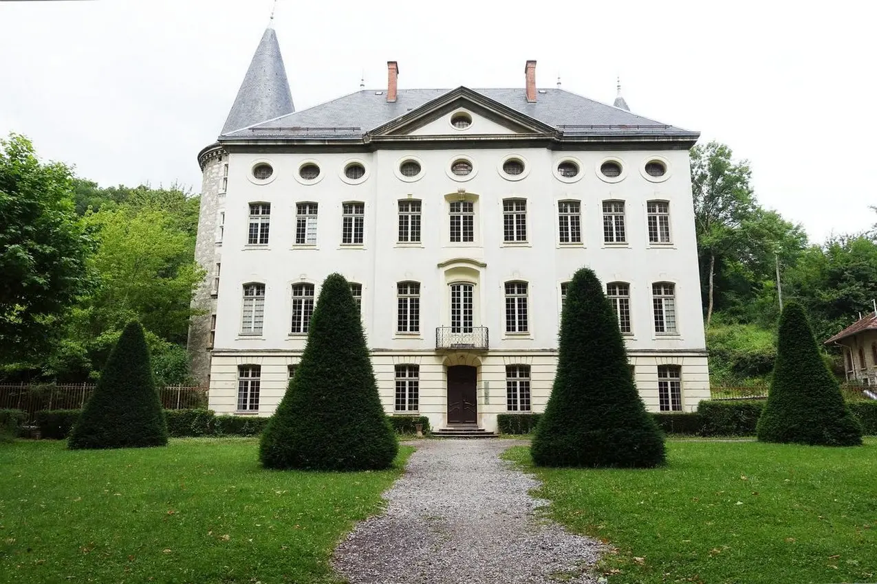 chateaudebressieux.jpg