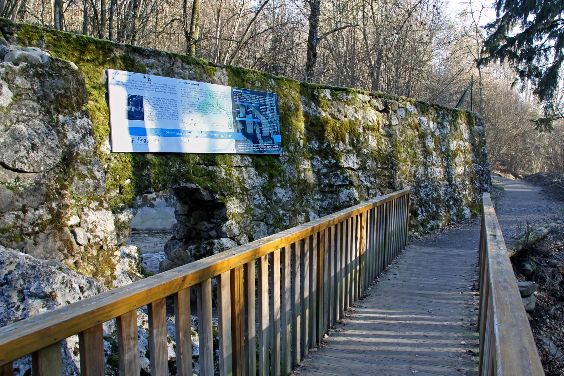 Le réservoir de l'ancienne centrale électrique