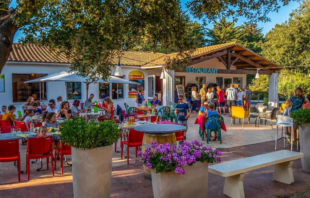 Photo de la terrasse du restaurant Le Poseidon en service