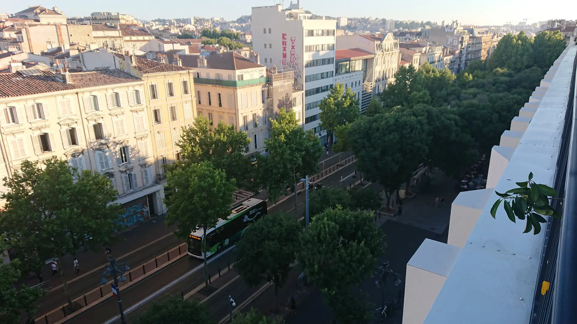 Vue plongeante de la Canebière