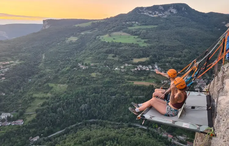 Bivouac en paroi à la via ferrata de la Guinguette