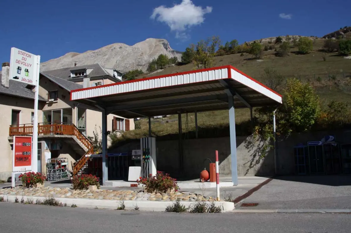 Station service à Saint Etienne en Dévoluy, Dévoluy, Hautes-Alpes