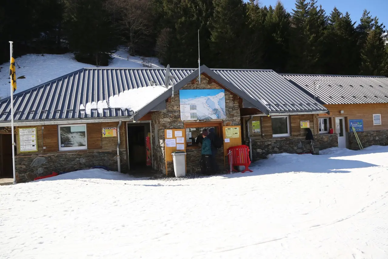 Devanture du magasin de location de matériel