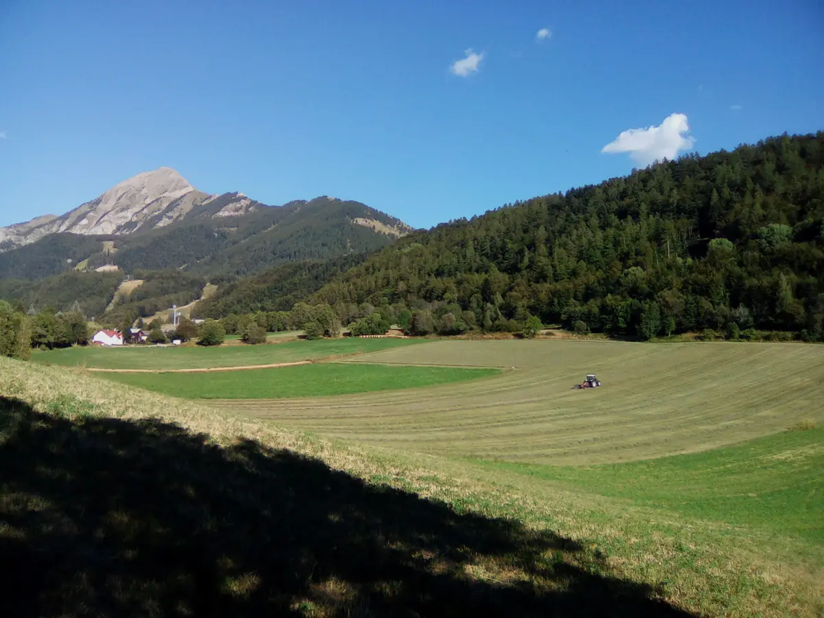 Village de St Léger-les-Mélèzes, vallée du Champsaur