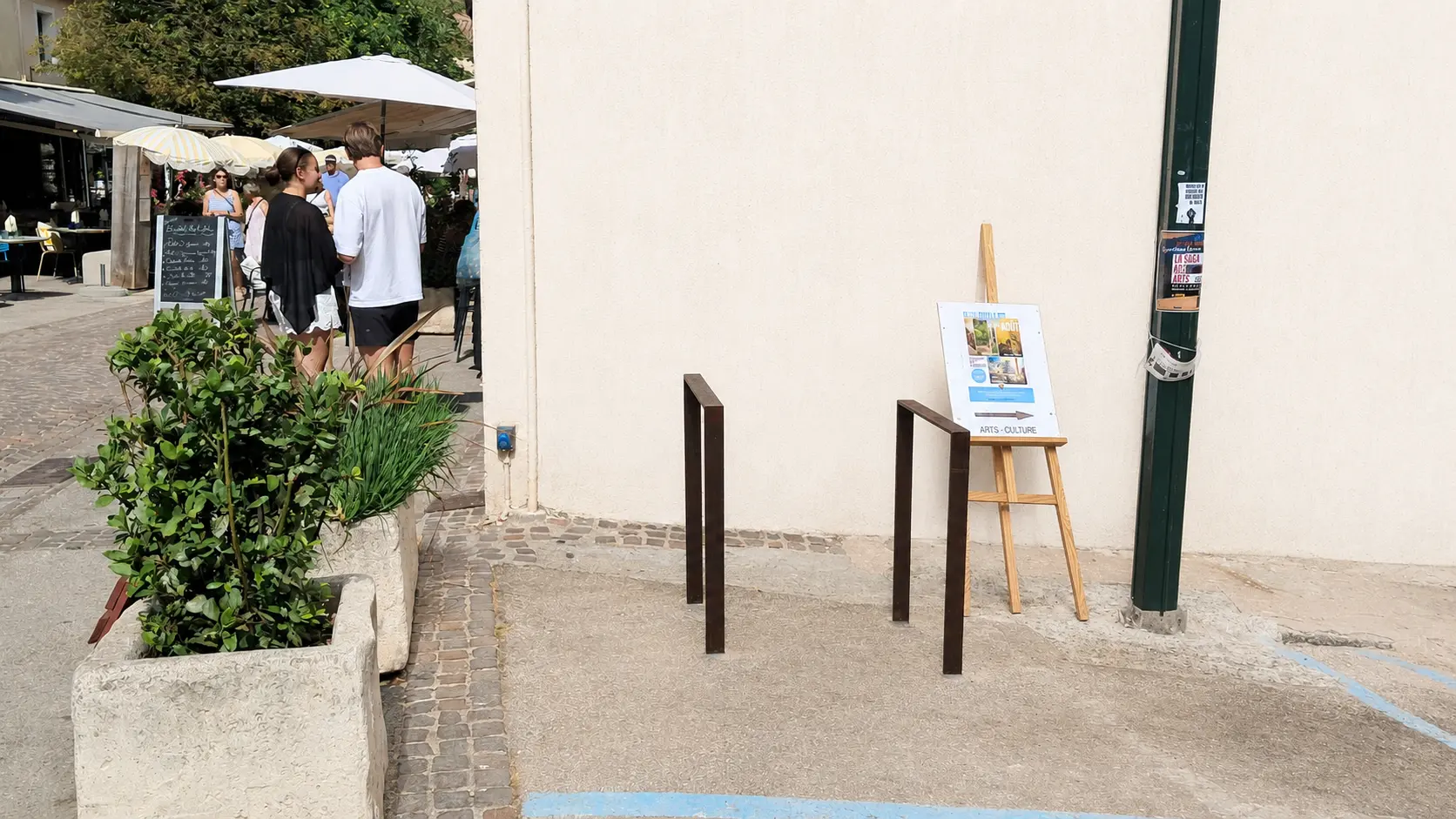 Parking à vélo – Place Vieille_La Garde-Freinet