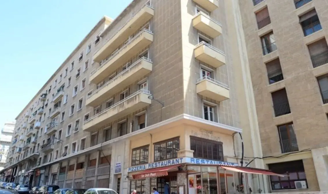 Façade