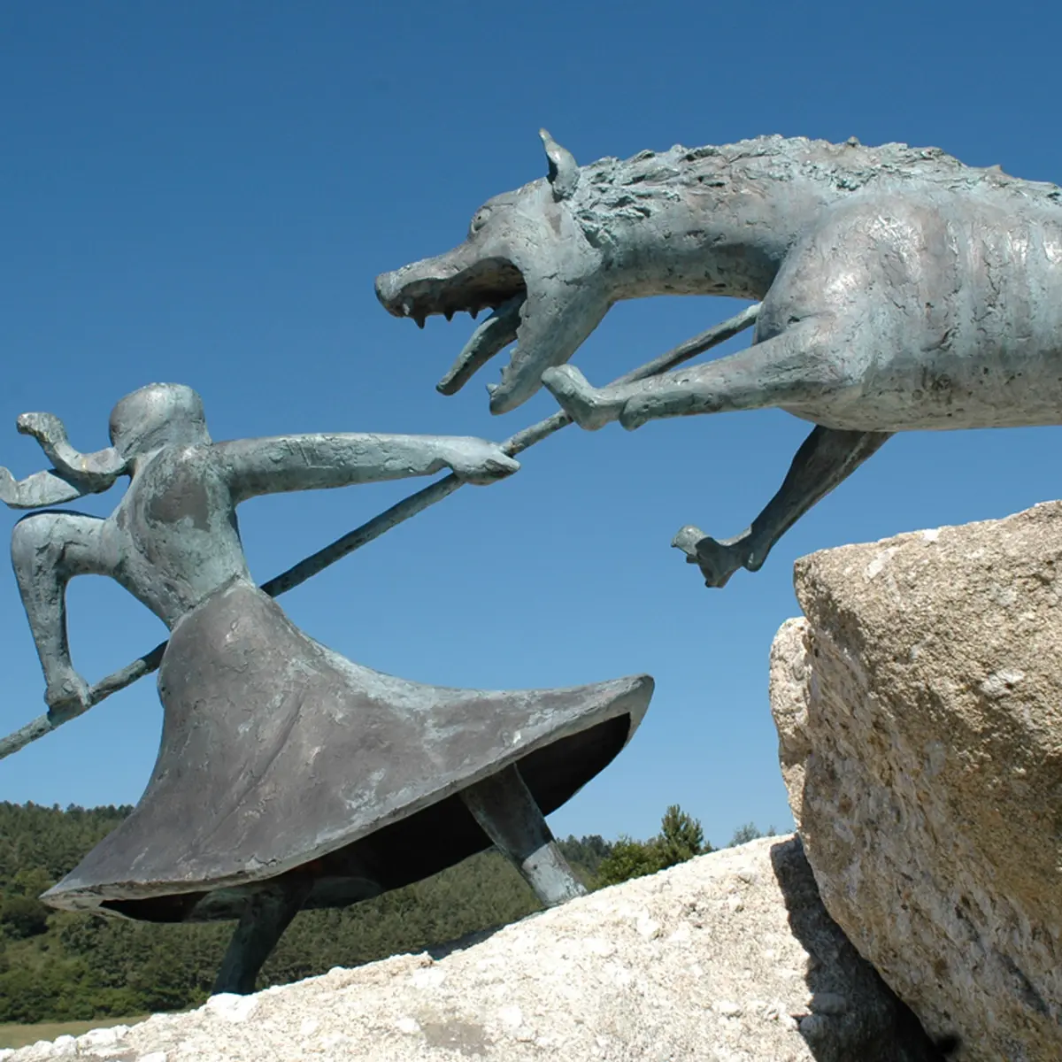 Statue de la Bête du Gévaudan à Auvers.