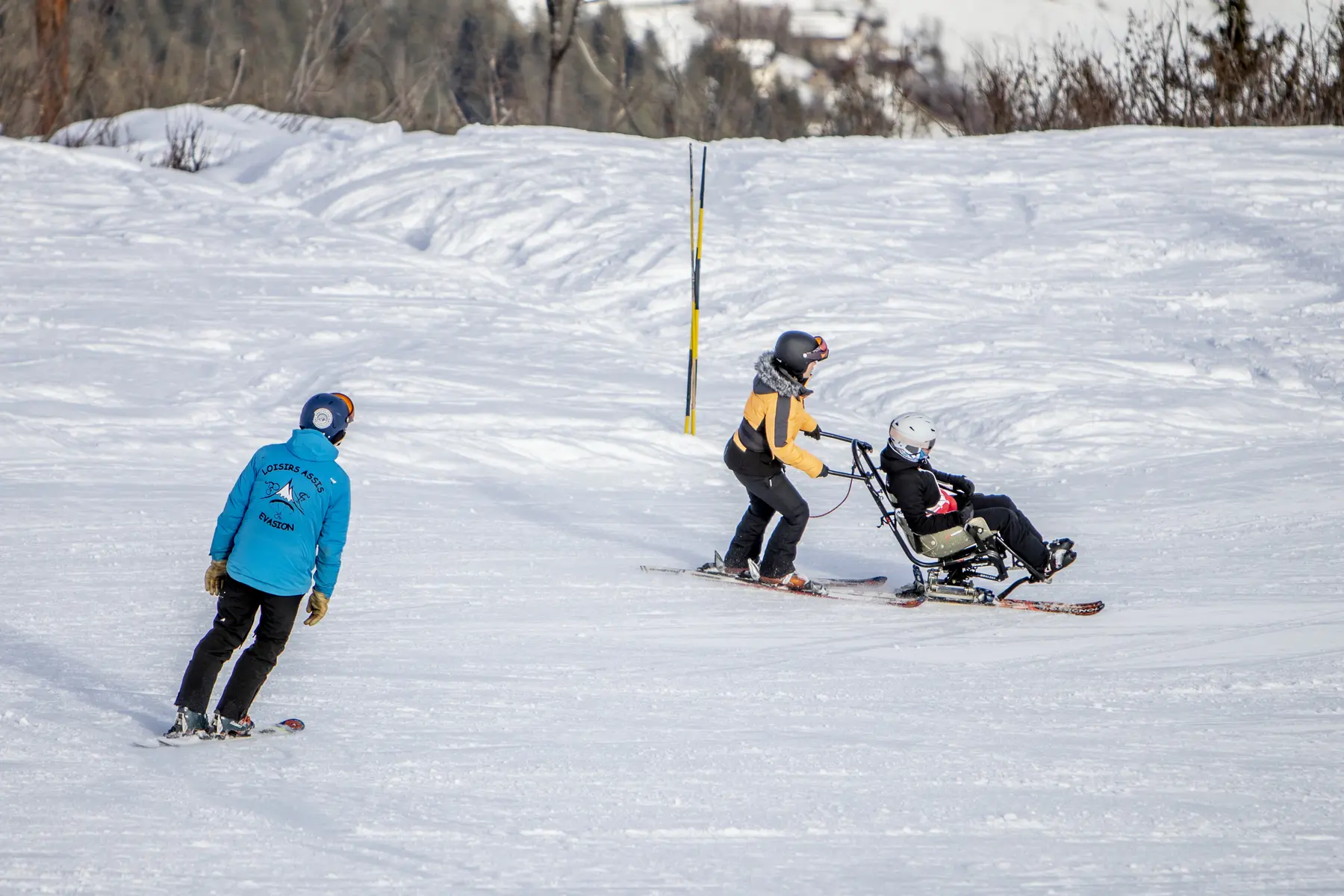 Une personne enmenant quelqu'un en Tempo Duo