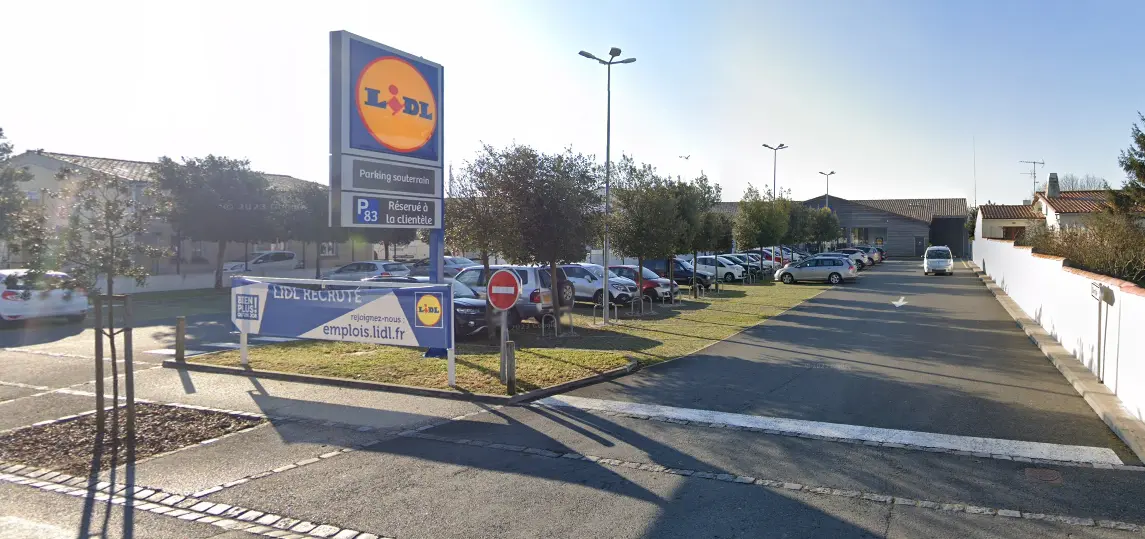 Borne de recharge pour véhicule électrique - Parking Lidlv