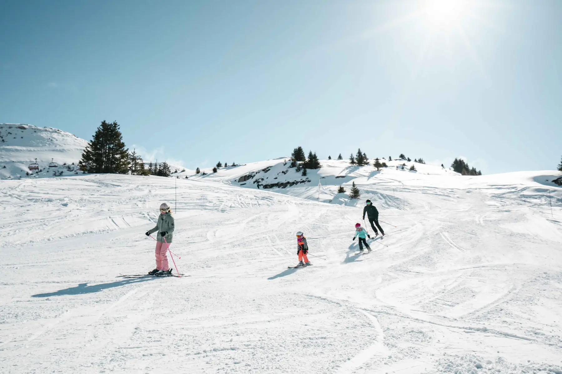 En famille sur la piste ludique