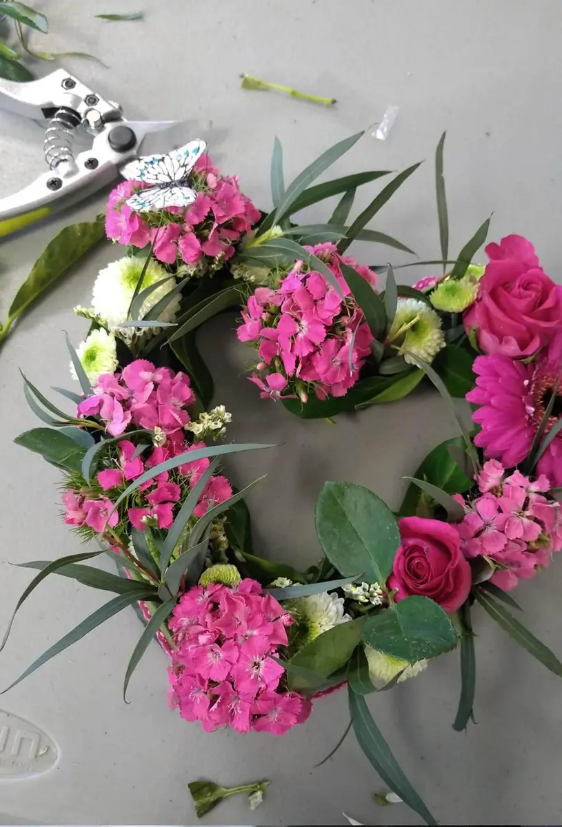 couronne de fleurs en coeur