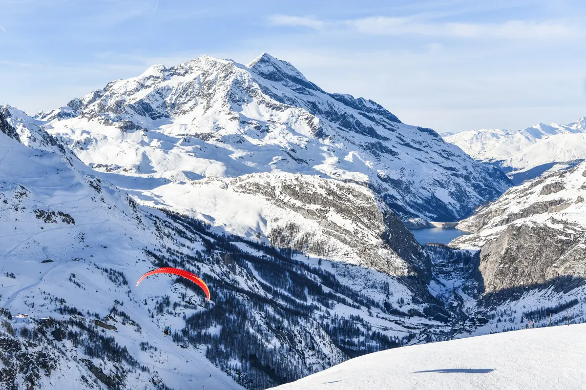 Parapente hiver vue village